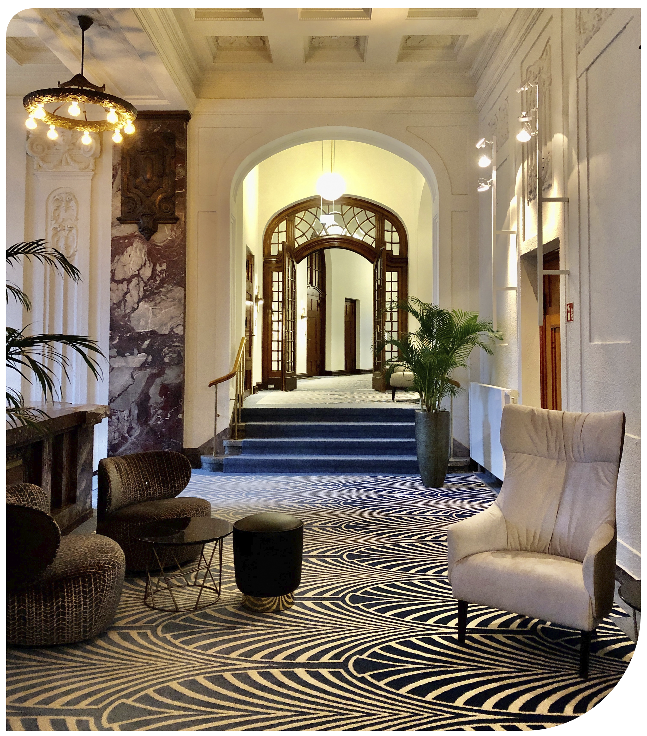 Бубука-блокнот и микрофон